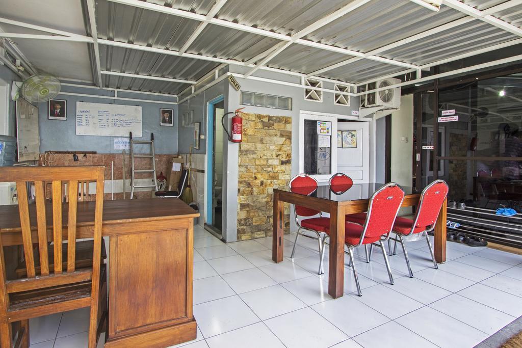 Reddoorz Near Gejayan Otel Kejayan Dış mekan fotoğraf